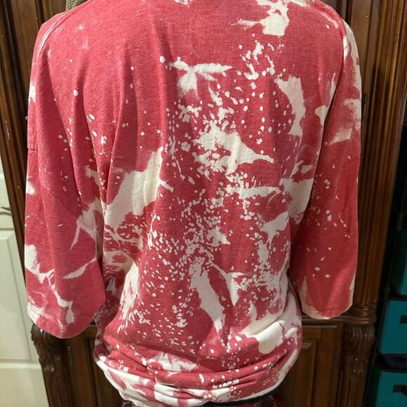 🟧 3 for $25 Women's Red and White Bleached Top - Picture 4 of 5